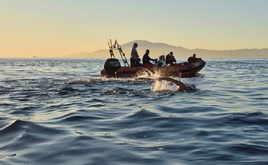 Otizmli ultra maraton yüzücüsü Tuna, Cebelitarık Boğazı'nı geçti
