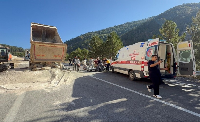 Otomobilin çarptığı işçi yaralandı