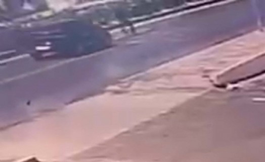 Otomobilin çarptığı yaya yaşamını yitirdi; o anlar kamerada