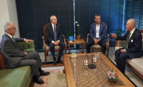Özgür Özel'den eski genel başkanlarına ayrı ayrı davet