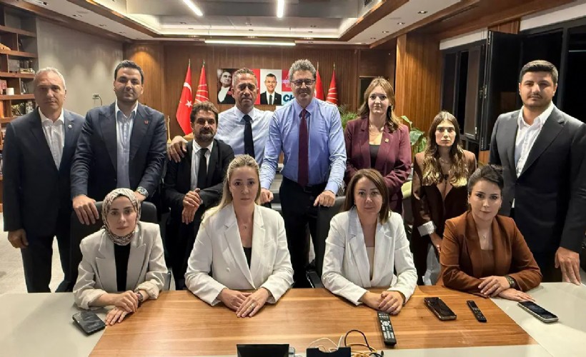 Polis ablukası devam ediyor: Özel'in çalışma ofisinde son durum