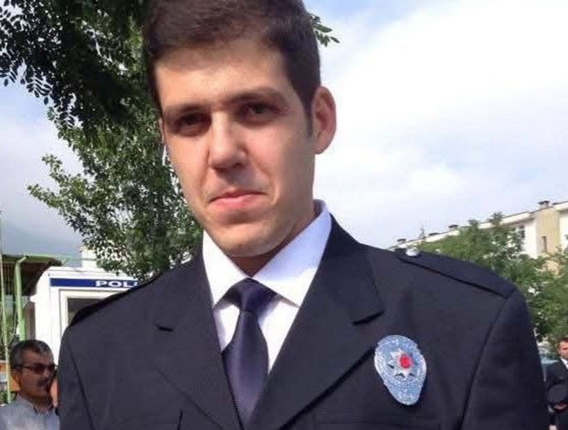 Polis memurunun acı sonu: Eşinin yanına motosikletle gidiyordu...