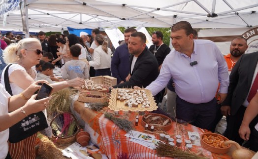 Seferihisar’da Ata Ekmeği ve Armola Şenliği coşkuyla gerçekleşti