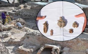 Ulucak Höyüğü'nde 8 bin yıllık 5 heykelcik bulundu