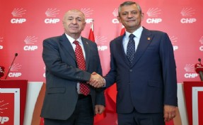 Ümit Özdağ: CHP'nin bölünmeye çalışıldığını görüyoruz