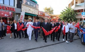 Urla'da buruk Kurtuluş Günü kutlaması: O kahramanların torunlarıyız