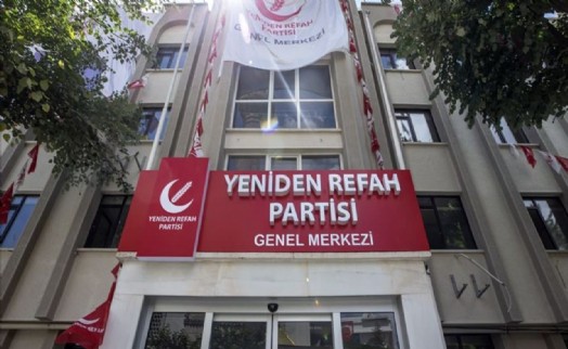 Yeniden Refah'tan kayyuma net tepki: Siyasal belirsizliğin ilk halkası