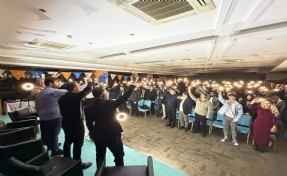 AK Parti İzmir oy kullanmamış 500 seçmenle buluştu