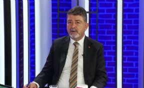 AK Partili Atmaca CHP'li Polat'a sordu: 'Listedeki isim eşiniz mi?'