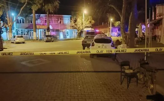 Alkol masasındaki tartışma silahlı kavgaya dönüştü: 1 ölü, 2 yaralı
