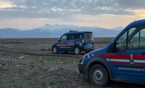 Avda başından vurularak ağır yaralandı