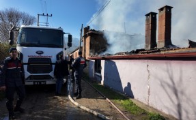 Aydın’da çıkan yangında bir ev zarar gördü