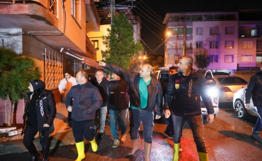 Başkan Görkem Duman gece boyunca sahadaydı