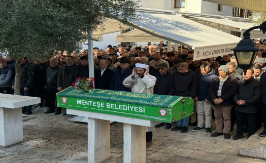 Batan teknede beraberdiler: O kardeşler babalarını toprağa verdi