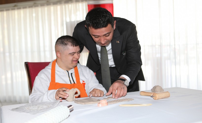 Bayraklı’da özel gereksinimli bireyler için sanat ve üretim kursları başlıyor