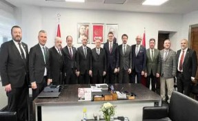 Belediye Meclisi'nden 6 üye CHP'ye geçti