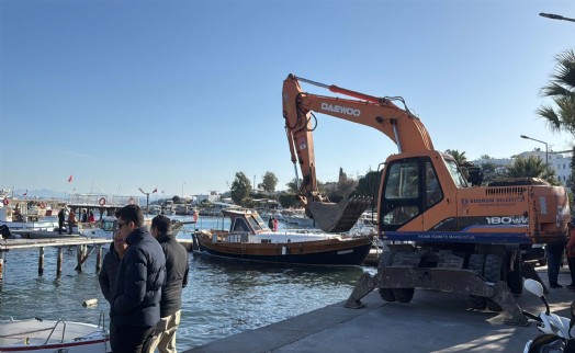 Bodrum Türkbükü'ndeki kaçak liman ve iskeleler yıkıldı!