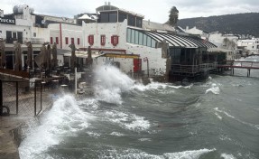 Bodrum’da fırtına: Feribot seferleri iptal edildi