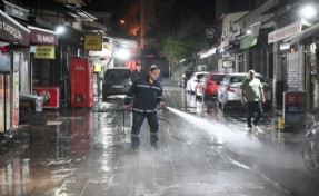 Bornova’da temizlik mesaisi hiç bitmiyor