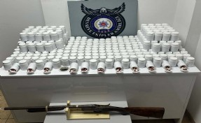 Buca'da uyuşturucu operasyonu: Aracından 17 bin zehir çıktı!