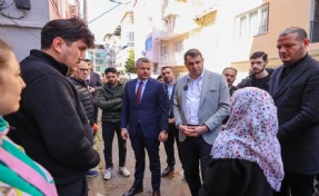 Buca’da sel seferberliği: Duman ve CHP İl Başkanı Güç sahada