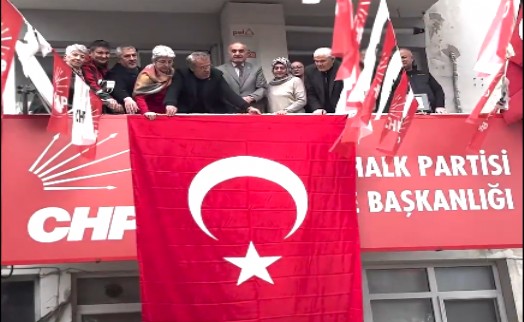 CHP İzmir’den 30 ilçede Bayraklı mesaj: 'Hep dalgalanacak'