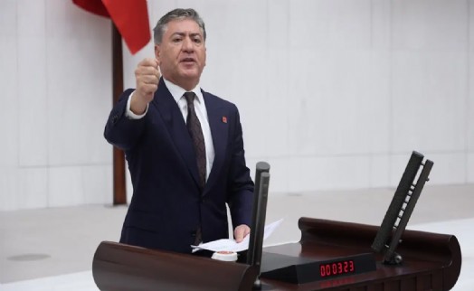 CHP’li Murat Emir’den Meclis’in tatile girmesine tepki: 'Emekli 20 bin liraya mahkum edilmişken bu Meclis tatil yapamaz!'
