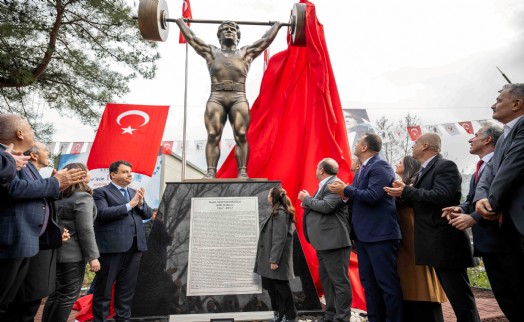 Cep Herkülü Bornova Pınarbaşı’nda ölümsüzleşti