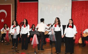 Çiğli’de türkü rüzgarı: 'Sazımız elimizde, türküler dilimizde'