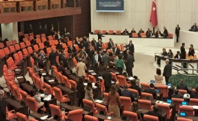 DEM Parti ve İYİ Parti arasında gerginlik: Buldan araya girdi, oturuma ara verdi