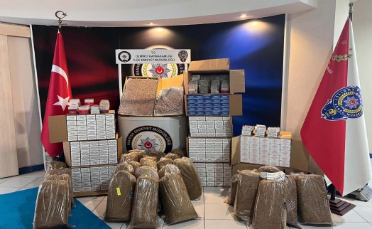 Demirci’de kaçak tütün ve makaron ele geçirildi