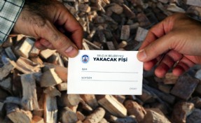 Efes Selçuk'ta desteğe ihtiyaç duyan ailelere yakacak fişi desteği!