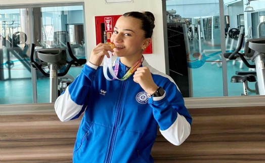 Egeli kick boksçu Elif Ceren Şanlı, Türkiye Şampiyonu oldu