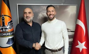 Eski Süper Lig yıldızı İzmir Çoruhlu FK'ya imza attı