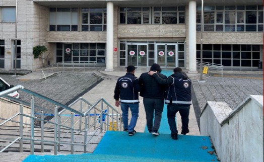 Firari hükümlü saklandığı evde yakalandı
