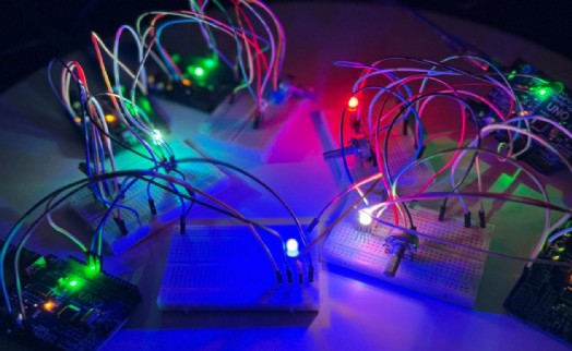 Gençler için ücretsiz Arduino atölyesi