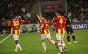 Göz-Göz evinde şov yaptı! Rizespor'u 3 golle geçti