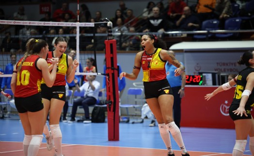 Göztepe evinde hata yapmadı: Aydın BŞB’yi set vermeden geçti