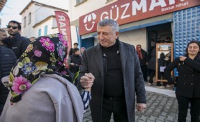 Güzelbahçe’de GÜZMAR Bakkal Nihat açıldı: 'Rant için değil halk için!'