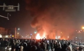 İran'da protestolar sürüyor: En az 34 ölü! İnternet kesildi