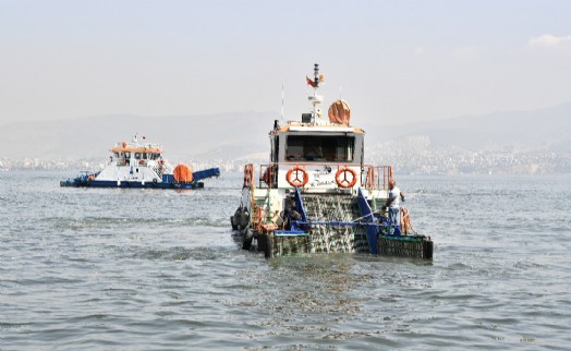 İzmir Körfezi için yeni adım: Deniz süpürge gemisi alınacak!