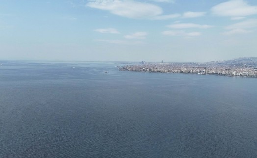 İzmir Körfezi'nin hem deprem geçmişi hem de olası depremlerin riskleri analiz edilecek