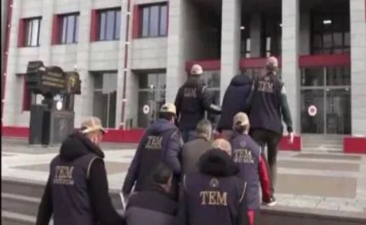İzmir'de FETÖ'nün mahrem yapılanmasına operasyon