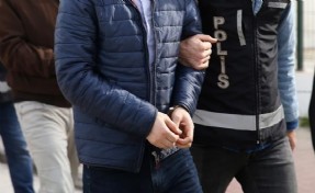 İzmir'de uyuşturucu operasyonunda 3 gözaltı