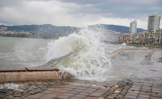 İzmir için kuvvetli fırtına ve yağış uyarısı