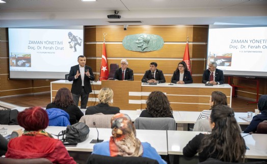 İzmirli muhtarlar Bornova Muhtarlar Akademisi’nde buluştu