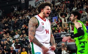 Karşıyaka basketbolda moral buldu
