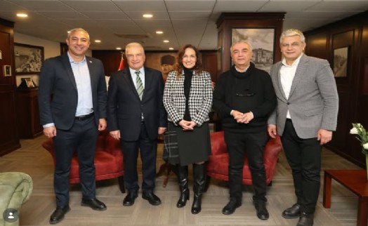 Karşıyaka’da dikkat çeken buluşma: Ünsal eski başkanlarla görüştü!