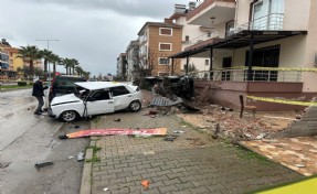 Kontrolden çıkan kamyonet dehşet saçtı: 1'i ağır 5 yaralı!