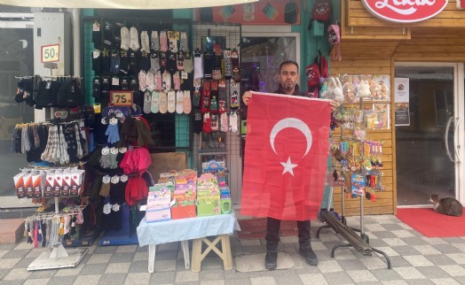 Kütahya'da saldırıya tepki; dükkanlar Türk bayrakları ile donatıldı